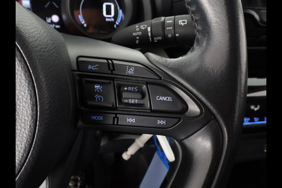 Toyota Yaris Cross 1.5 HYBRID AUTOMAAT BLACKLINE GARANTIE 2032 ! . APPLE CARPLAY & ANDROID AUTO . ACHTERUITRIJ CAMERA . ADAPTIEVE CRUISE CONTROL .