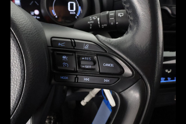 Toyota Yaris Cross 1.5 HYBRID AUTOMAAT BLACKLINE GARANTIE 2032 ! . APPLE CARPLAY & ANDROID AUTO . ACHTERUITRIJ CAMERA . ADAPTIEVE CRUISE CONTROL .