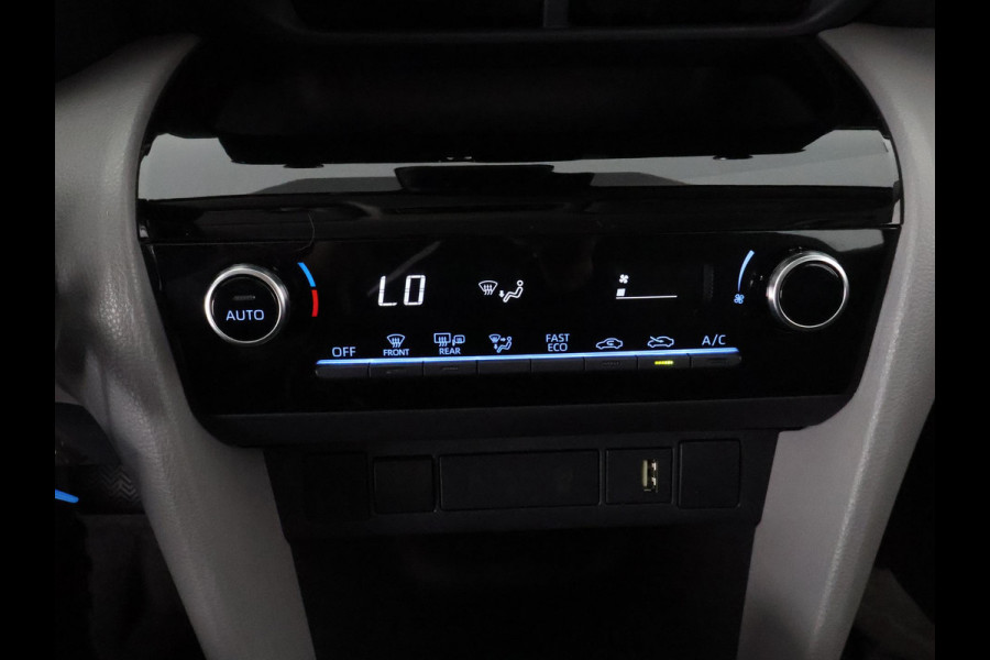 Toyota Yaris Cross 1.5 HYBRID AUTOMAAT BLACKLINE GARANTIE 2032 ! . APPLE CARPLAY & ANDROID AUTO . ACHTERUITRIJ CAMERA . ADAPTIEVE CRUISE CONTROL .