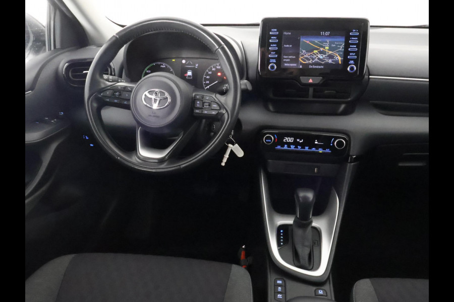 Toyota Yaris 1.5 HYBRIDE BLACK & WHITE GARANTIE TOT 3-2031! . APPLE CARPLAY & ANDRIOD AUTO . ACHTERUITRIJ CAMERA . ADAPTIEVE CRUISE CONTROL .