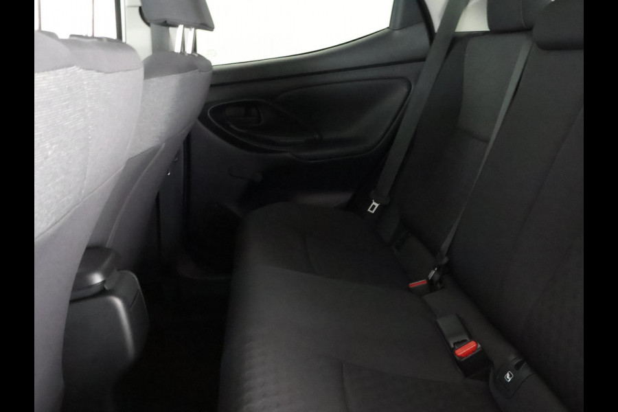 Toyota Yaris 1.5 HYBRIDE BLACK & WHITE GARANTIE TOT 3-2031! . APPLE CARPLAY & ANDRIOD AUTO . ACHTERUITRIJ CAMERA . ADAPTIEVE CRUISE CONTROL .