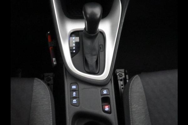Toyota Yaris 1.5 HYBRIDE BLACK & WHITE GARANTIE TOT 3-2031! . APPLE CARPLAY & ANDRIOD AUTO . ACHTERUITRIJ CAMERA . ADAPTIEVE CRUISE CONTROL .