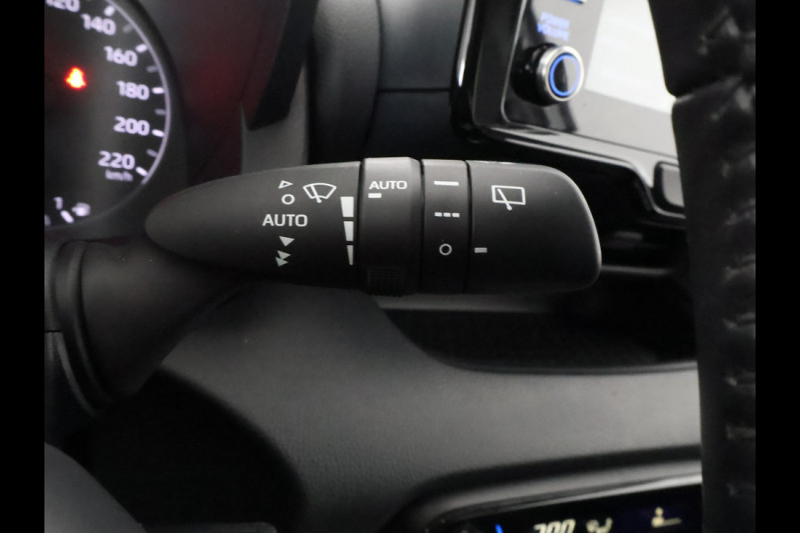 Toyota Yaris 1.5 HYBRIDE BLACK & WHITE GARANTIE TOT 3-2031! . APPLE CARPLAY & ANDRIOD AUTO . ACHTERUITRIJ CAMERA . ADAPTIEVE CRUISE CONTROL .