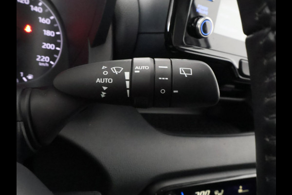 Toyota Yaris 1.5 HYBRIDE BLACK & WHITE GARANTIE TOT 3-2031! . APPLE CARPLAY & ANDRIOD AUTO . ACHTERUITRIJ CAMERA . ADAPTIEVE CRUISE CONTROL .