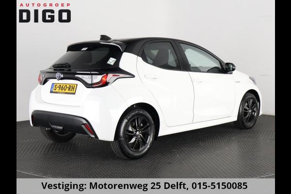 Toyota Yaris 1.5 HYBRIDE BI-TONE SPORT GARANTIE 6-2031 . ADAPTIEVE CRUISE CONTROL . DEALER ONDERHOUDEN . ACHTERUITRIJ CAMERA .