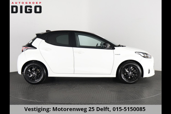 Toyota Yaris 1.5 HYBRIDE BI-TONE SPORT GARANTIE 6-2031 . ADAPTIEVE CRUISE CONTROL . DEALER ONDERHOUDEN . ACHTERUITRIJ CAMERA .