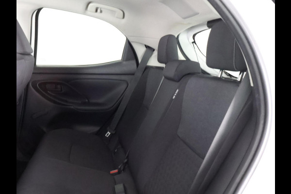 Toyota Yaris 1.5 HYBRIDE BI-TONE SPORT GARANTIE 6-2031 . ADAPTIEVE CRUISE CONTROL . DEALER ONDERHOUDEN . ACHTERUITRIJ CAMERA .