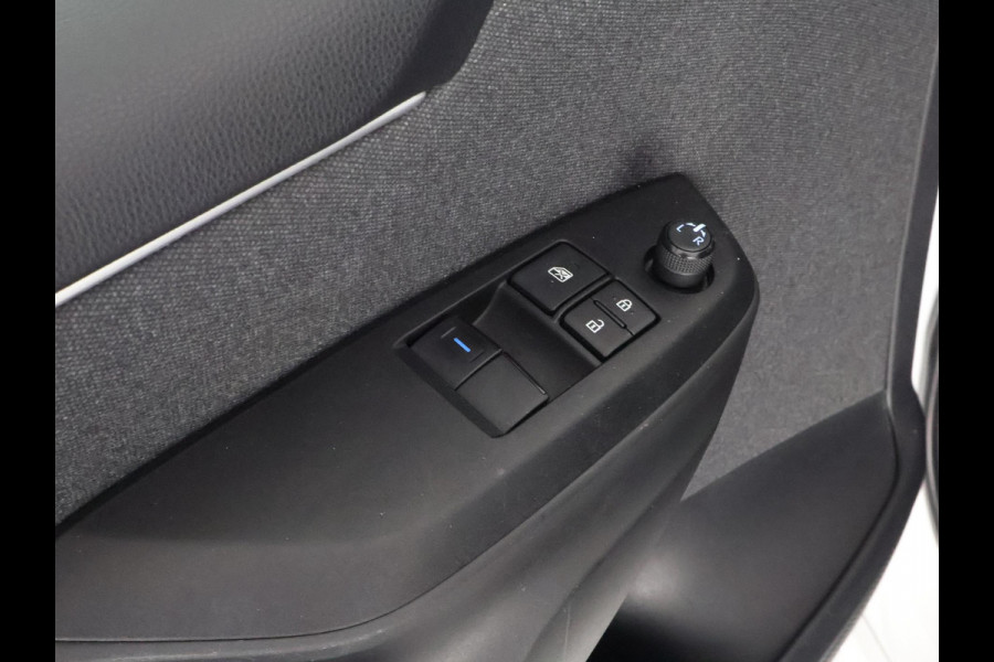 Toyota Yaris 1.5 HYBRIDE BI-TONE SPORT GARANTIE 6-2031 . ADAPTIEVE CRUISE CONTROL . DEALER ONDERHOUDEN . ACHTERUITRIJ CAMERA .