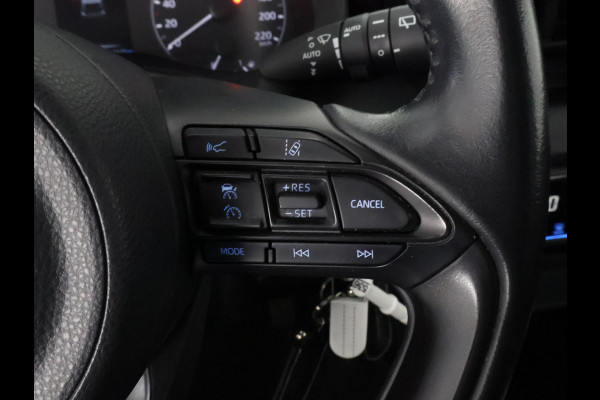 Toyota Yaris 1.5 HYBRIDE BI-TONE SPORT GARANTIE 6-2031 . ADAPTIEVE CRUISE CONTROL . DEALER ONDERHOUDEN . ACHTERUITRIJ CAMERA .