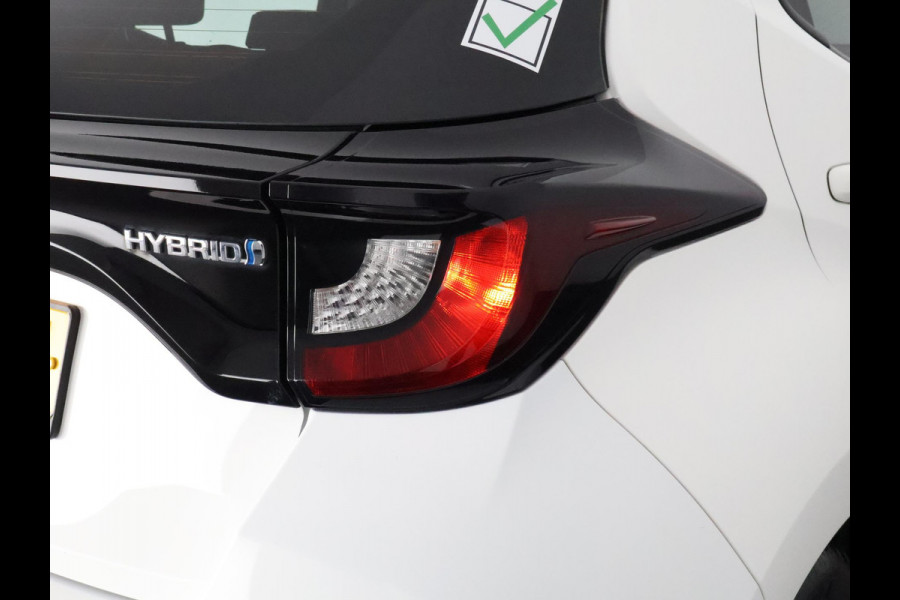 Toyota Yaris 1.5 HYBRIDE BI-TONE SPORT GARANTIE 6-2031 . ADAPTIEVE CRUISE CONTROL . DEALER ONDERHOUDEN . ACHTERUITRIJ CAMERA .