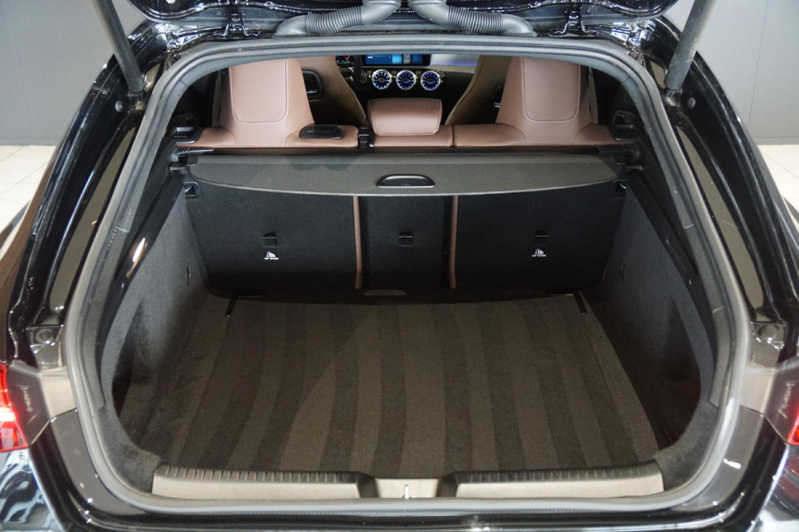 Mercedes-Benz CLA-Klasse Shooting Brake AMG + BURMESTER / HEAD-UP / PANO / 360 CAMERA / MEMORY