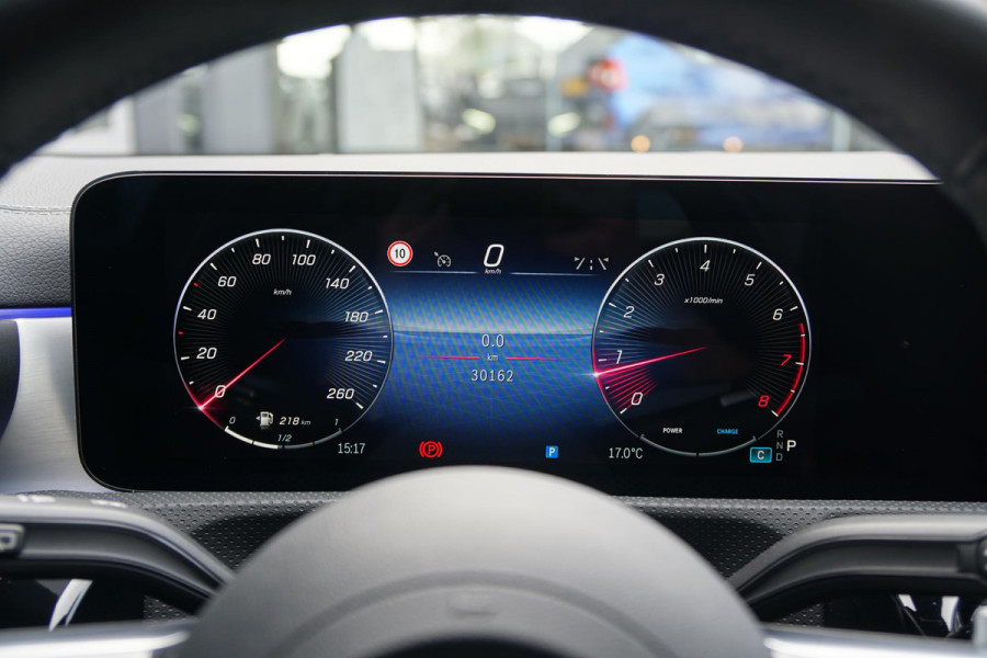 Mercedes-Benz CLA-Klasse Shooting Brake AMG + BURMESTER / HEAD-UP / PANO / 360 CAMERA / MEMORY