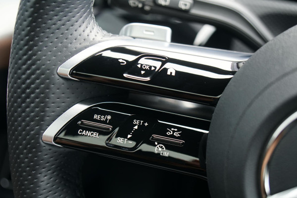 Mercedes-Benz CLA-Klasse Shooting Brake AMG + BURMESTER / HEAD-UP / PANO / 360 CAMERA / MEMORY