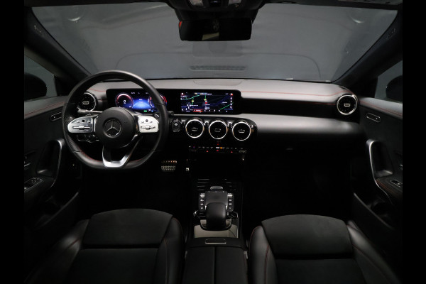 Mercedes-Benz CLA-Klasse 250 e Premium Plus AMG-Line [TREKHAAK UITKLAPBAAR, SCHUIFKANTELDAK, APPLE CARPLAY, ANDROID, STOELVERWARMING, CAMERA, PDC V+A, CRUISE, CLIMATE, NIEUWSTAAT]