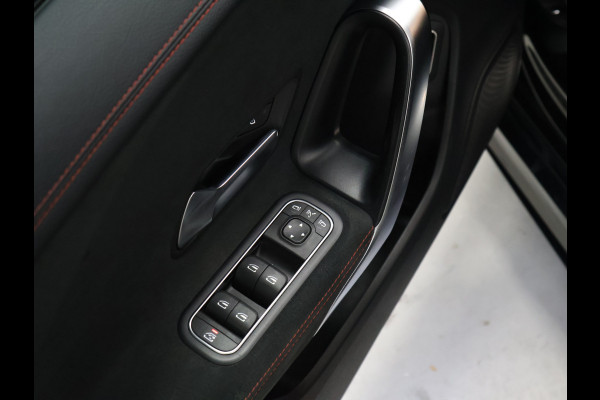 Mercedes-Benz CLA-Klasse 250 e Premium Plus AMG-Line [TREKHAAK UITKLAPBAAR, SCHUIFKANTELDAK, APPLE CARPLAY, ANDROID, STOELVERWARMING, CAMERA, PDC V+A, CRUISE, CLIMATE, NIEUWSTAAT]