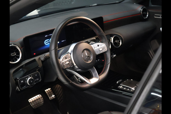 Mercedes-Benz CLA-Klasse 250 e Premium Plus AMG-Line [TREKHAAK UITKLAPBAAR, SCHUIFKANTELDAK, APPLE CARPLAY, ANDROID, STOELVERWARMING, CAMERA, PDC V+A, CRUISE, CLIMATE, NIEUWSTAAT]