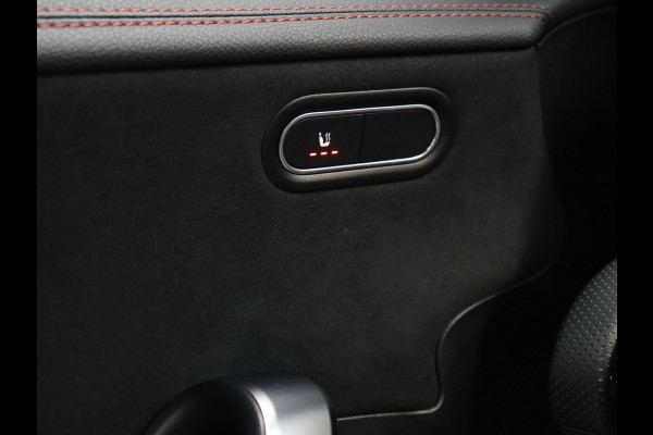 Mercedes-Benz CLA-Klasse 250 e Premium Plus AMG-Line [TREKHAAK UITKLAPBAAR, SCHUIFKANTELDAK, APPLE CARPLAY, ANDROID, STOELVERWARMING, CAMERA, PDC V+A, CRUISE, CLIMATE, NIEUWSTAAT]