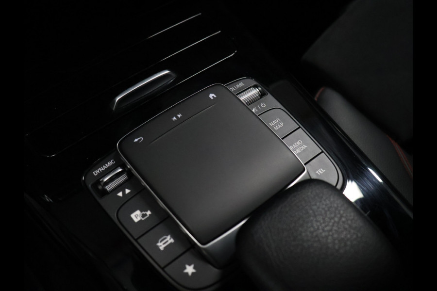 Mercedes-Benz CLA-Klasse 250 e Premium Plus AMG-Line [TREKHAAK UITKLAPBAAR, SCHUIFKANTELDAK, APPLE CARPLAY, ANDROID, STOELVERWARMING, CAMERA, PDC V+A, CRUISE, CLIMATE, NIEUWSTAAT]