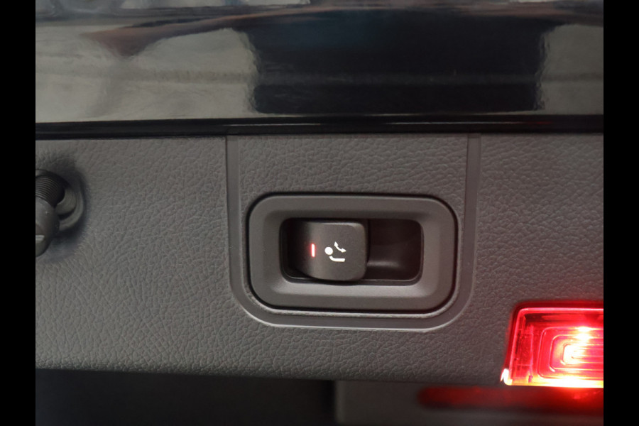Mercedes-Benz CLA-Klasse 250 e Premium Plus AMG-Line [TREKHAAK UITKLAPBAAR, SCHUIFKANTELDAK, APPLE CARPLAY, ANDROID, STOELVERWARMING, CAMERA, PDC V+A, CRUISE, CLIMATE, NIEUWSTAAT]