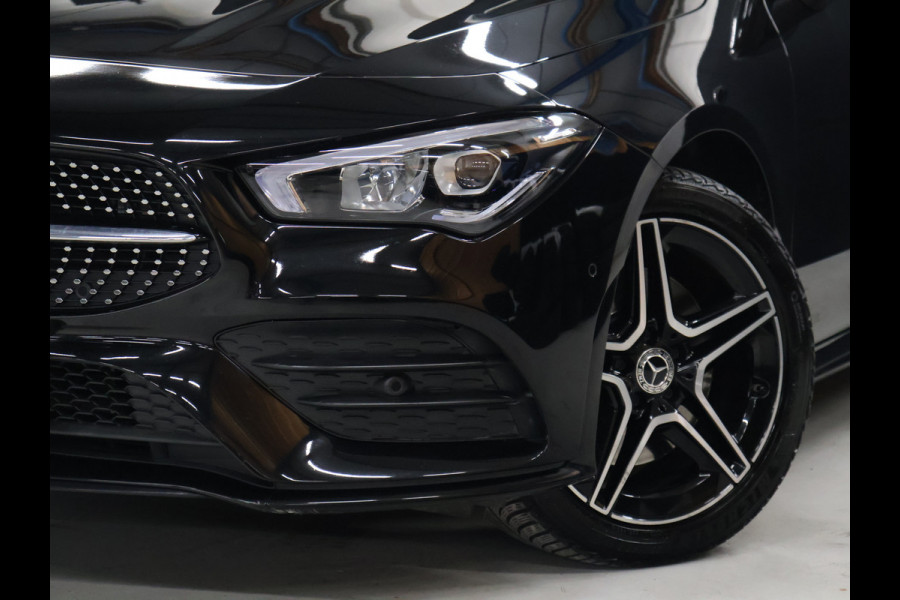 Mercedes-Benz CLA-Klasse 250 e Premium Plus AMG-Line [TREKHAAK UITKLAPBAAR, SCHUIFKANTELDAK, APPLE CARPLAY, ANDROID, STOELVERWARMING, CAMERA, PDC V+A, CRUISE, CLIMATE, NIEUWSTAAT]