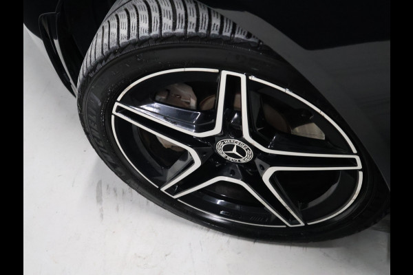 Mercedes-Benz CLA-Klasse 250 e Premium Plus AMG-Line [TREKHAAK UITKLAPBAAR, SCHUIFKANTELDAK, APPLE CARPLAY, ANDROID, STOELVERWARMING, CAMERA, PDC V+A, CRUISE, CLIMATE, NIEUWSTAAT]