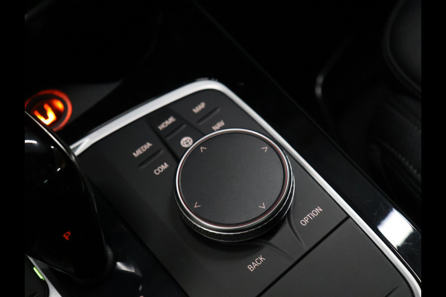 BMW 1-serie 128ti Business Edition Plus M-Sport [SCHUIFKANTELDAK, APPLE CARPLAY, ANDROID, STUURVERWARMING, SPORTSTOELEN, CAMERA, STOELVERWARMING, PDC V+A, CRUISE, CLIMATE, NIEUWSTAAT]