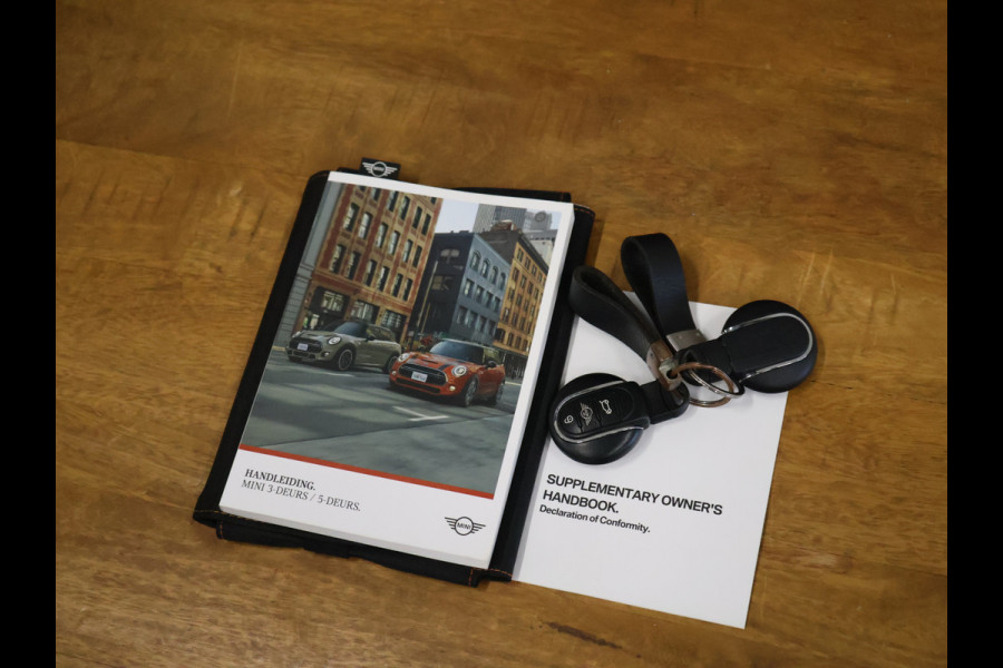 MINI 3-deurs 1.5 One First Salt [APPLE CARPLAY, CRUISE CONTROL, NAVIGATIE, AIRCONDITIONING, DIMLICHTEN AUTOMATISCH, NIEUWSTAAT]
