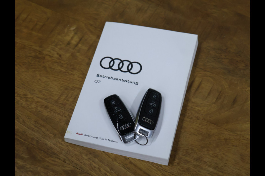 Audi Q7 60 TFSI e quattro Competition S line [TREKHAAK, SCHUIFDAK, 360° CAMERA, APPLE CARPLAY, STOELVENTILATIE, STUURVERWARMING, NIEUWSTAAT]
