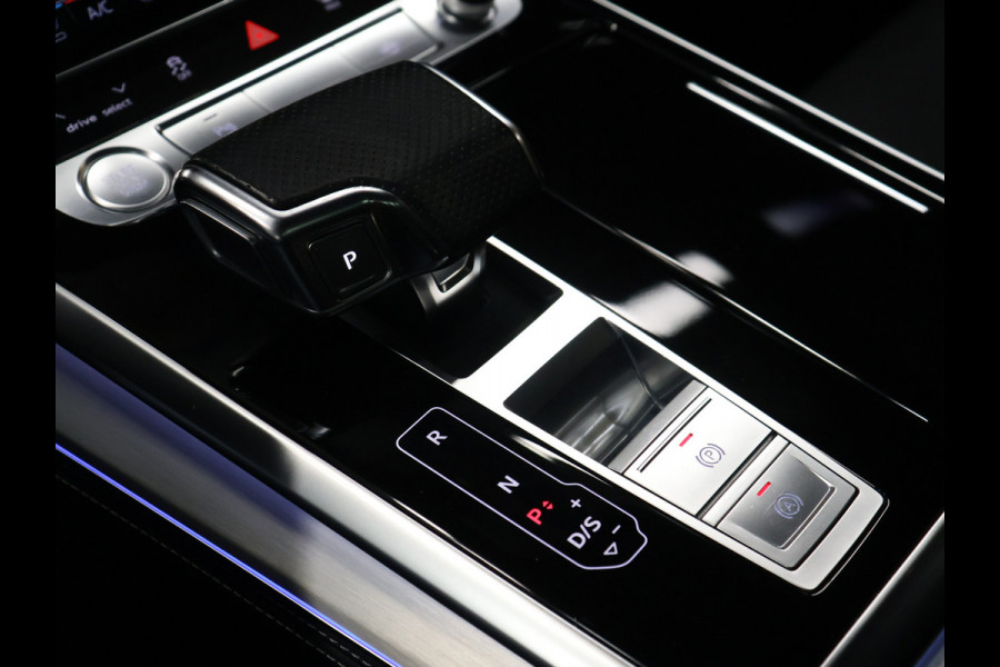 Audi Q7 60 TFSI e quattro Competition S line [TREKHAAK, SCHUIFDAK, 360° CAMERA, APPLE CARPLAY, STOELVENTILATIE, STUURVERWARMING, NIEUWSTAAT]