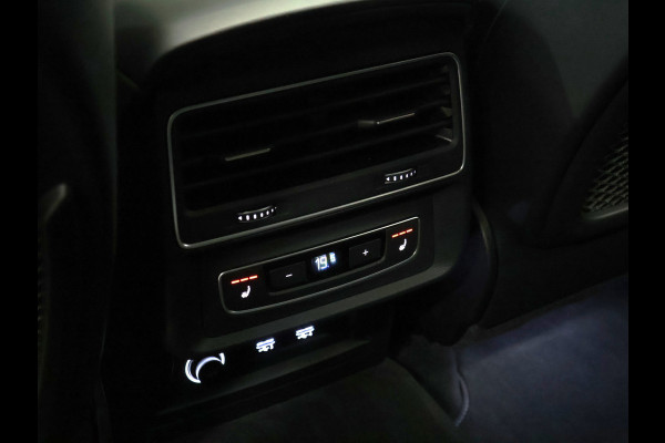 Audi Q7 60 TFSI e quattro Competition S line [TREKHAAK, SCHUIFDAK, 360° CAMERA, APPLE CARPLAY, STOELVENTILATIE, STUURVERWARMING, NIEUWSTAAT]