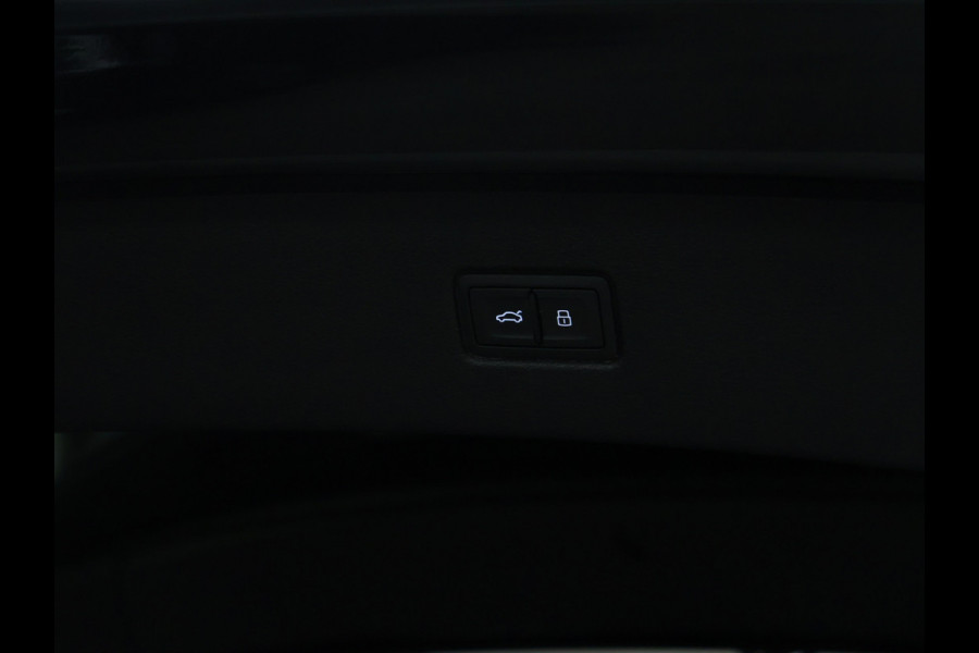 Audi Q7 60 TFSI e quattro Competition S line [TREKHAAK, SCHUIFDAK, 360° CAMERA, APPLE CARPLAY, STOELVENTILATIE, STUURVERWARMING, NIEUWSTAAT]