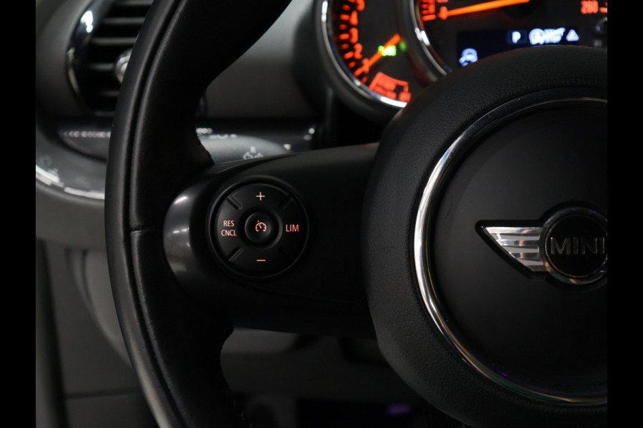 MINI Clubman 1.5 Cooper Chili Hyde Park [JCV VELG, NAVIGATIE, BLUETOOTH, PARKEERSENSOR, STOELVERWARMING, CRUISE CONTROL, NIEUWSTAAT]