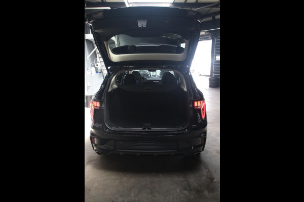 Lynk & Co 01 BLACK PACK BTW-PANO-TREKHAAK-360