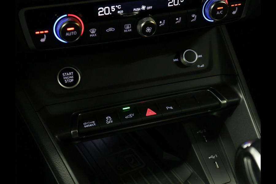 Audi Q3 Sportback 45 TFSI e Edition [TREKHAAK, CAMERA, APPLE CARPLAY, ANDROID AUTO, STOELVERWARMING, DODE HOEK DETECTIE, NIEUWSTAAT]