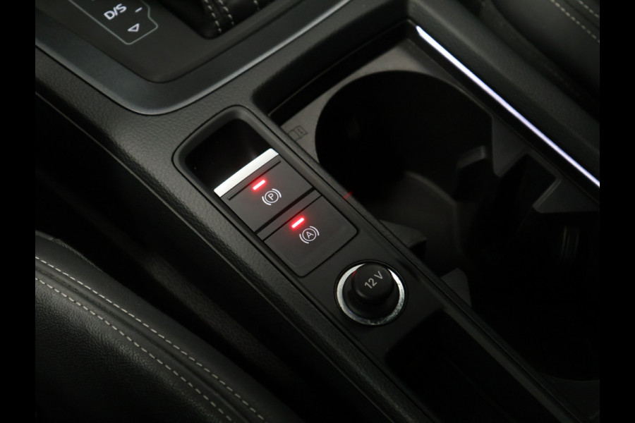 Audi Q3 Sportback 45 TFSI e Edition [TREKHAAK, CAMERA, APPLE CARPLAY, ANDROID AUTO, STOELVERWARMING, DODE HOEK DETECTIE, NIEUWSTAAT]