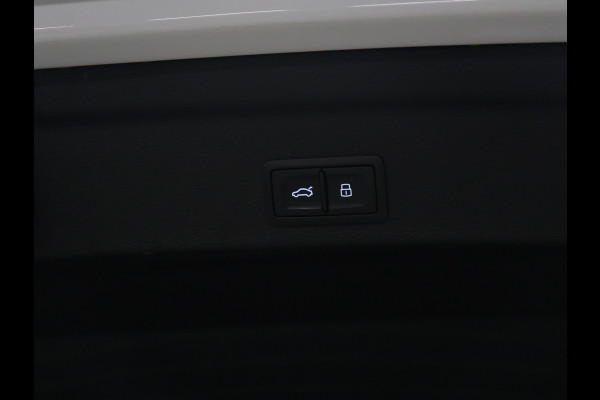 Audi Q3 Sportback 45 TFSI e Edition [TREKHAAK, CAMERA, APPLE CARPLAY, ANDROID AUTO, STOELVERWARMING, DODE HOEK DETECTIE, NIEUWSTAAT]