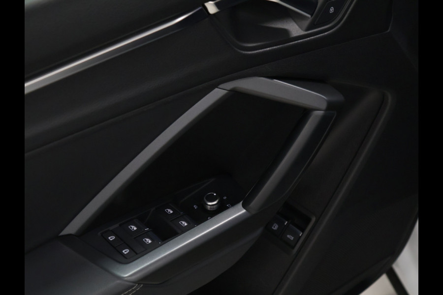 Audi Q3 Sportback 45 TFSI e Edition [TREKHAAK, CAMERA, APPLE CARPLAY, ANDROID AUTO, STOELVERWARMING, DODE HOEK DETECTIE, NIEUWSTAAT]