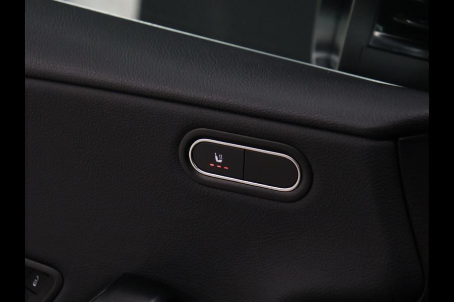 Mercedes-Benz A-Klasse 180 Business Solution AMG [SCHUIFDAK, CAMERA, BLUETOOTH, STOELVERWARMING, SCHAKELFLIPPERS, NIEUWSTAAT]