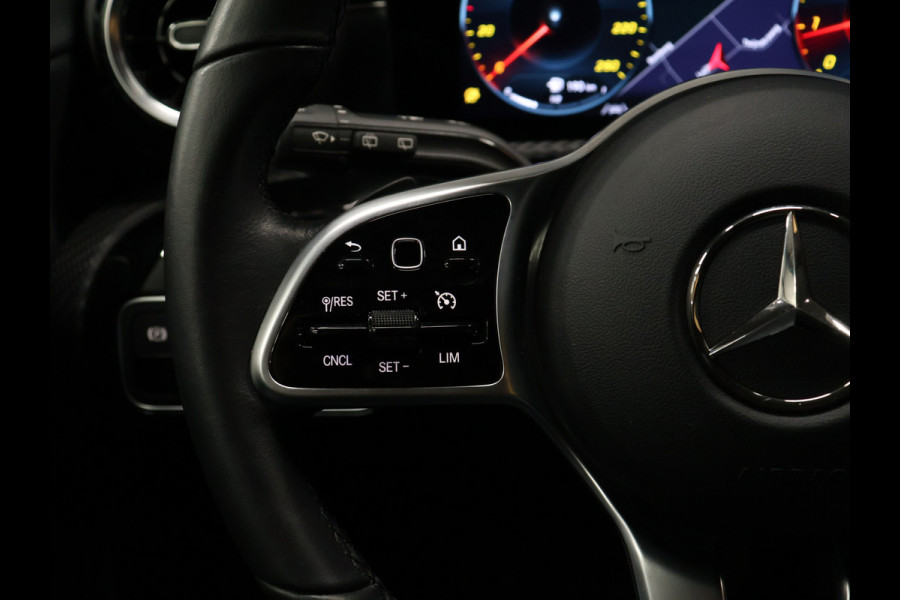 Mercedes-Benz A-Klasse 180 Business Solution AMG [SCHUIFDAK, CAMERA, BLUETOOTH, STOELVERWARMING, SCHAKELFLIPPERS, NIEUWSTAAT]