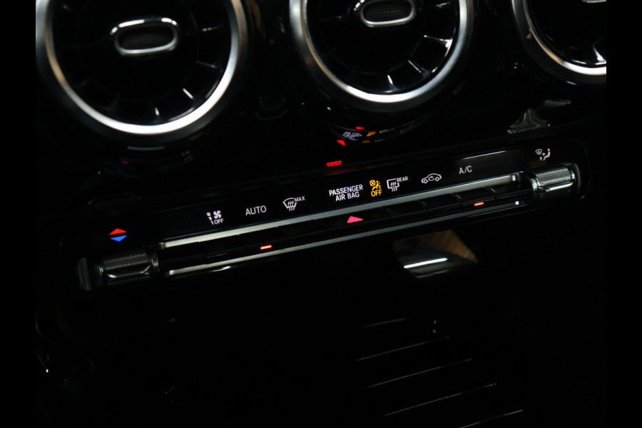 Mercedes-Benz A-Klasse 180 Business Solution AMG [SCHUIFDAK, CAMERA, BLUETOOTH, STOELVERWARMING, SCHAKELFLIPPERS, NIEUWSTAAT]