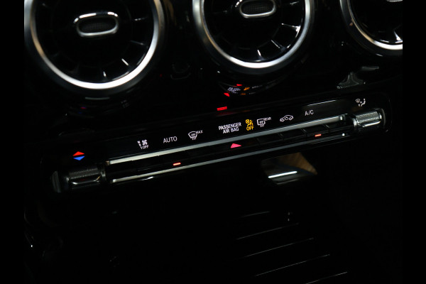 Mercedes-Benz A-Klasse 180 Business Solution AMG [SCHUIFDAK, CAMERA, BLUETOOTH, STOELVERWARMING, SCHAKELFLIPPERS, NIEUWSTAAT]