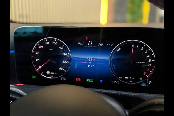 Mercedes-Benz A-Klasse 250 e Business Line BTW|AMG|PANO|HuD|360CAM|MEMORY|KEYLESS|SFEERVERLICHT|FACELIFT|NIGHTPAKKET|218PK|BOMVOL!