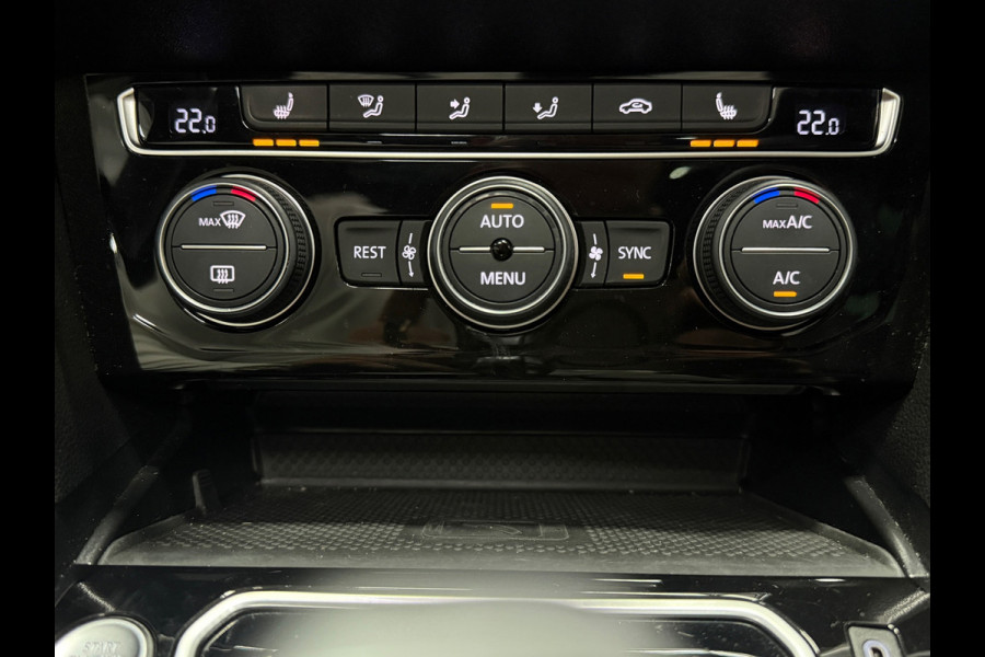 Volkswagen Passat Variant GTE 218pk DSG | Pano | Trekhaak | IQ Light | ACC | HUD | Nappa Leder | Massage | Camera
