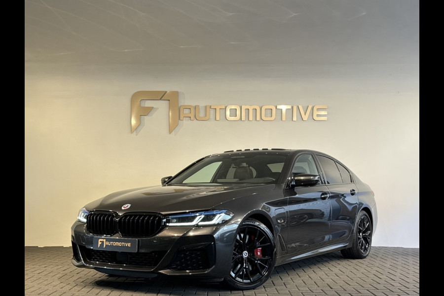 BMW 5 Serie 545e xDrive Pano|HuD|Drive Assist|Stoelventilatie|Sfeer