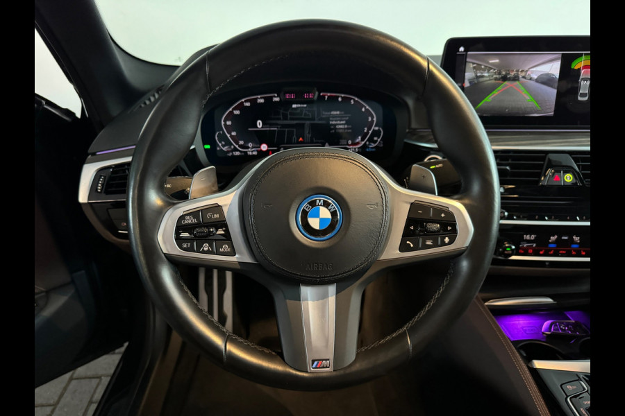 BMW 5 Serie 545e xDrive Pano|HuD|Drive Assist|Stoelventilatie|Sfeer