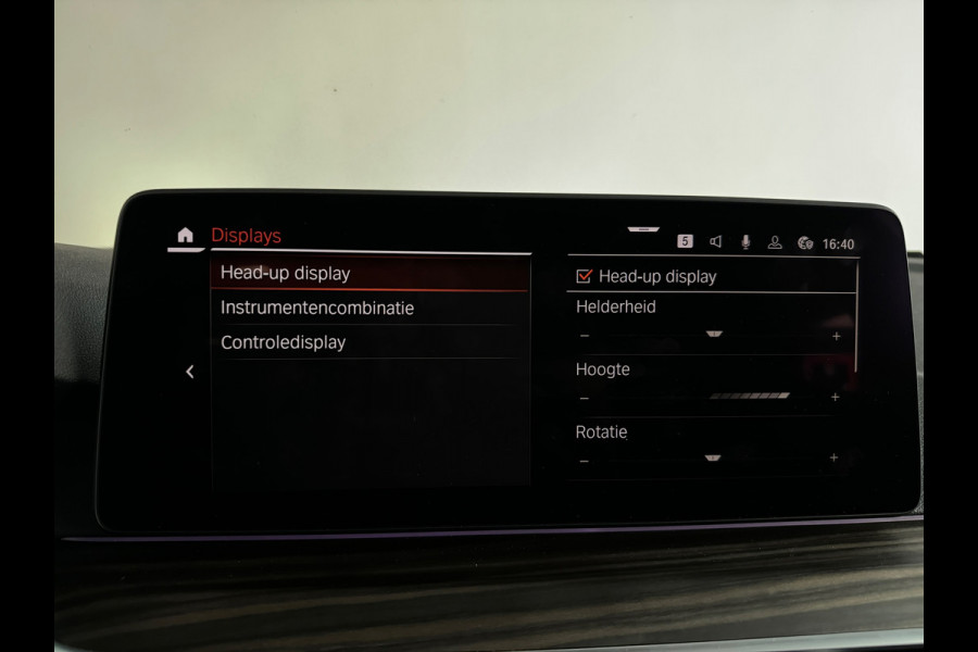 BMW 5 Serie 545e xDrive Pano|HuD|Drive Assist|Stoelventilatie|Sfeer
