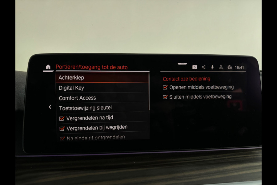 BMW 5 Serie 545e xDrive Pano|HuD|Drive Assist|Stoelventilatie|Sfeer