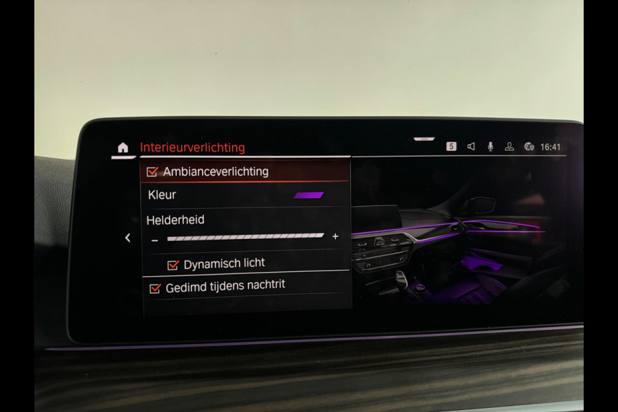 BMW 5 Serie 545e xDrive Pano|HuD|Drive Assist|Stoelventilatie|Sfeer