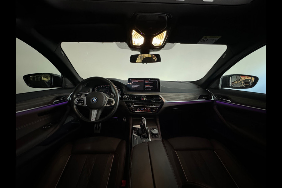 BMW 5 Serie 545e xDrive Pano|HuD|Drive Assist|Stoelventilatie|Sfeer