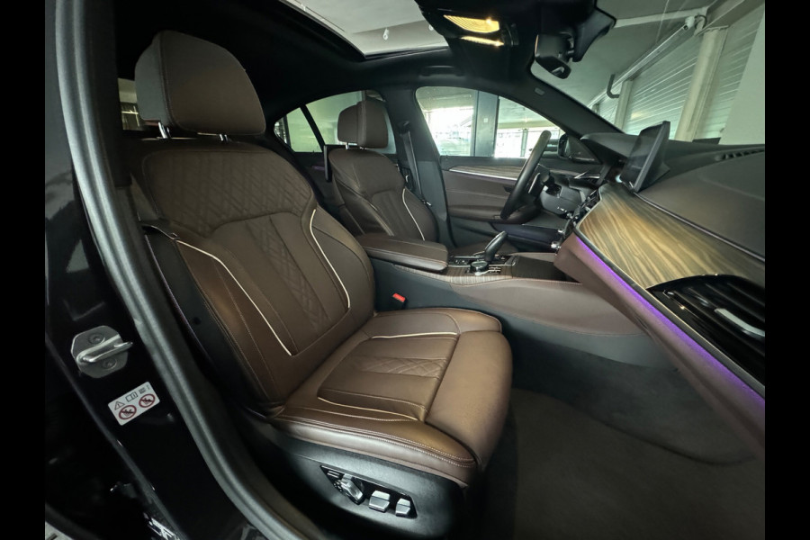 BMW 5 Serie 545e xDrive Pano|HuD|Drive Assist|Stoelventilatie|Sfeer